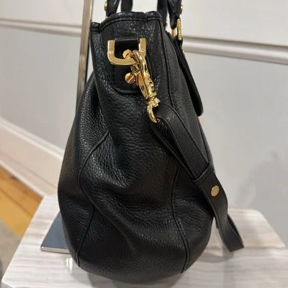 Tory Burch Bag Black and Gold Pebbled Leather Shoulder Bag with Strap - Picture 6 of 17